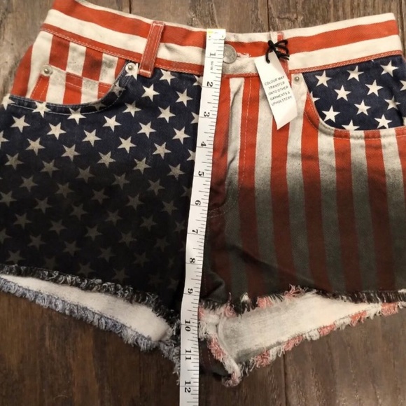 Topshop Black and Red Jean Shorts American Flag Design High-Waisted Frayed Hem - Picture 7 of 9